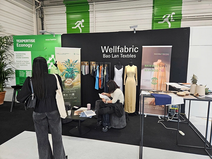 ANANAS fabric was introduced in Paris promoting the exploration of key initiatives to apply to fashion